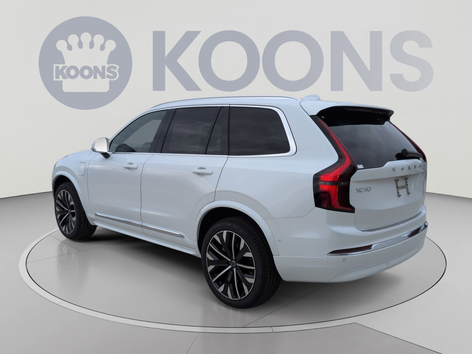 New 2026 Volvo XC90 T8 Plus w/ Protection Package Premier AWD/4WD image 8