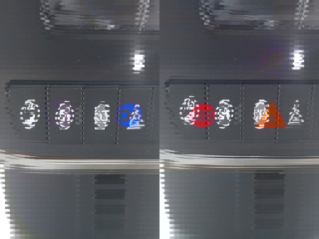 Used 2024 GMC Acadia Denali image 31