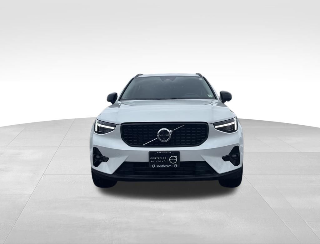 Certified 2026 Volvo XC40 B5 Plus w/ Protection Package Premier AWD/4WD image 5