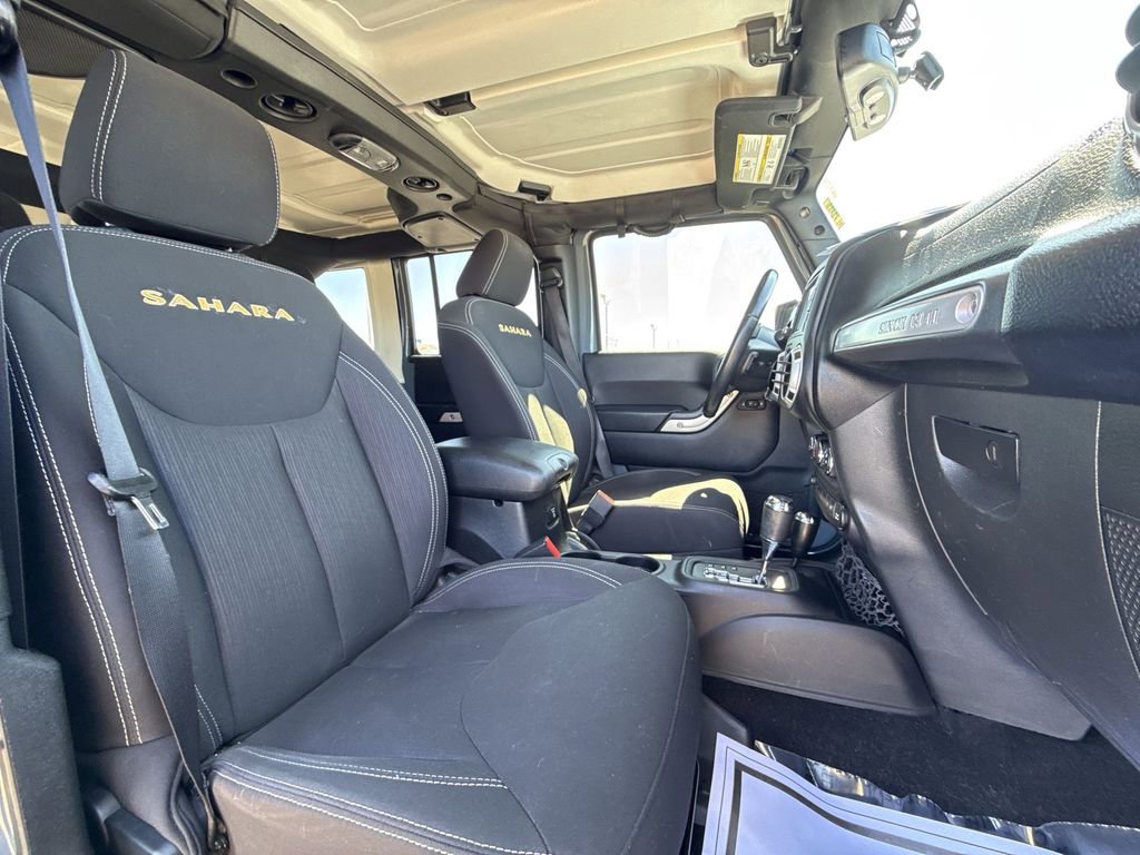 Used 2015 Jeep Wrangler Unlimited Sahara w/ Dual Top Group image 25