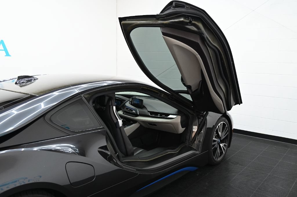 Used 2016 BMW i8 AWD/4WD image 20