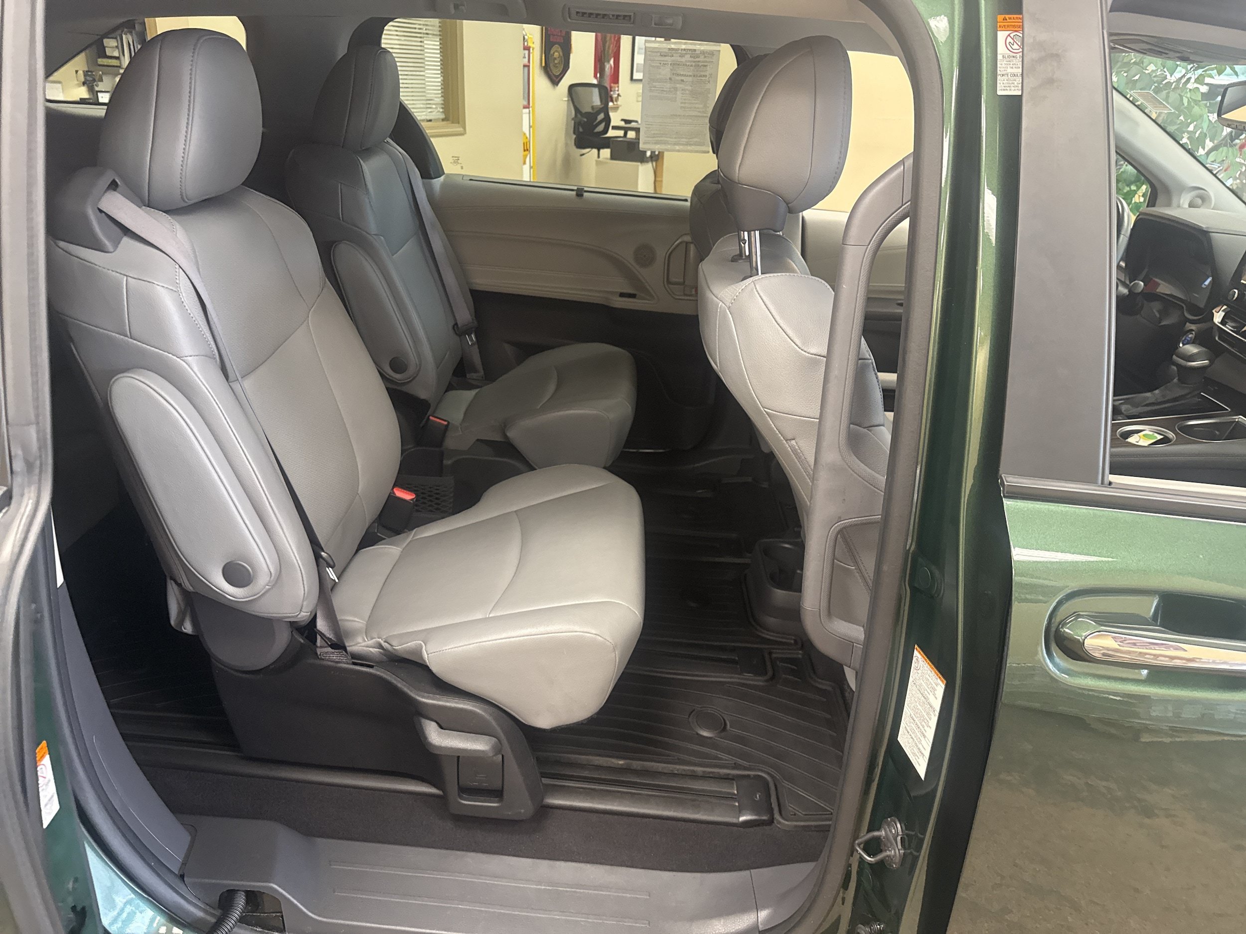 Used 2024 Toyota Sienna XLE w/ XLE Plus Package AWD/4WD image 13