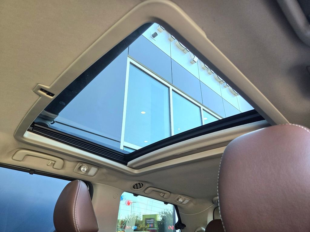 Used 2017 Toyota Sienna Limited image 15