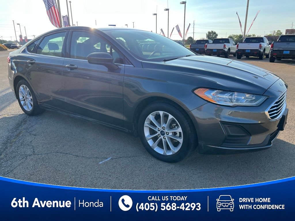 Used 2020 Ford Fusion SE FWD image 3