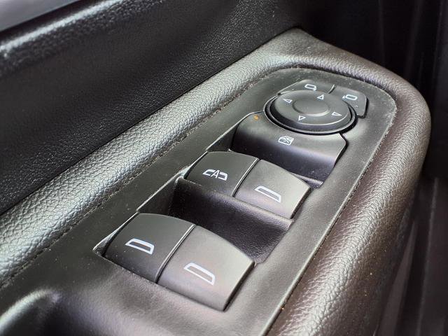 Used 2022 GMC Terrain SLT image 16