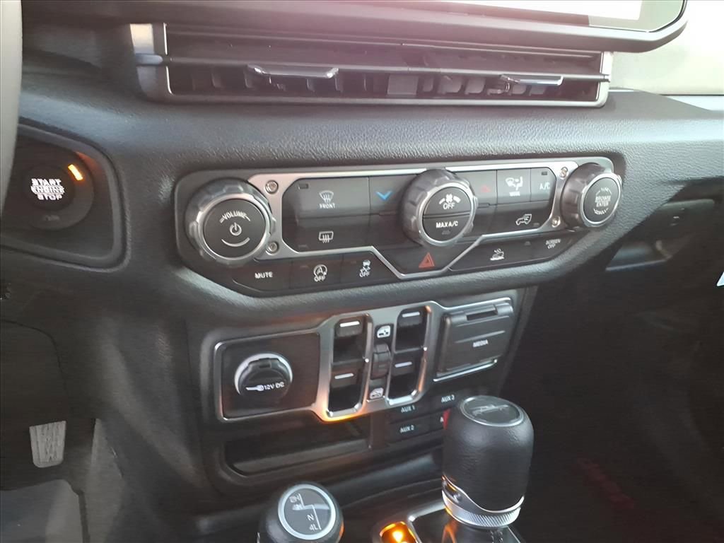 New 2025 Jeep Gladiator Sport image 18