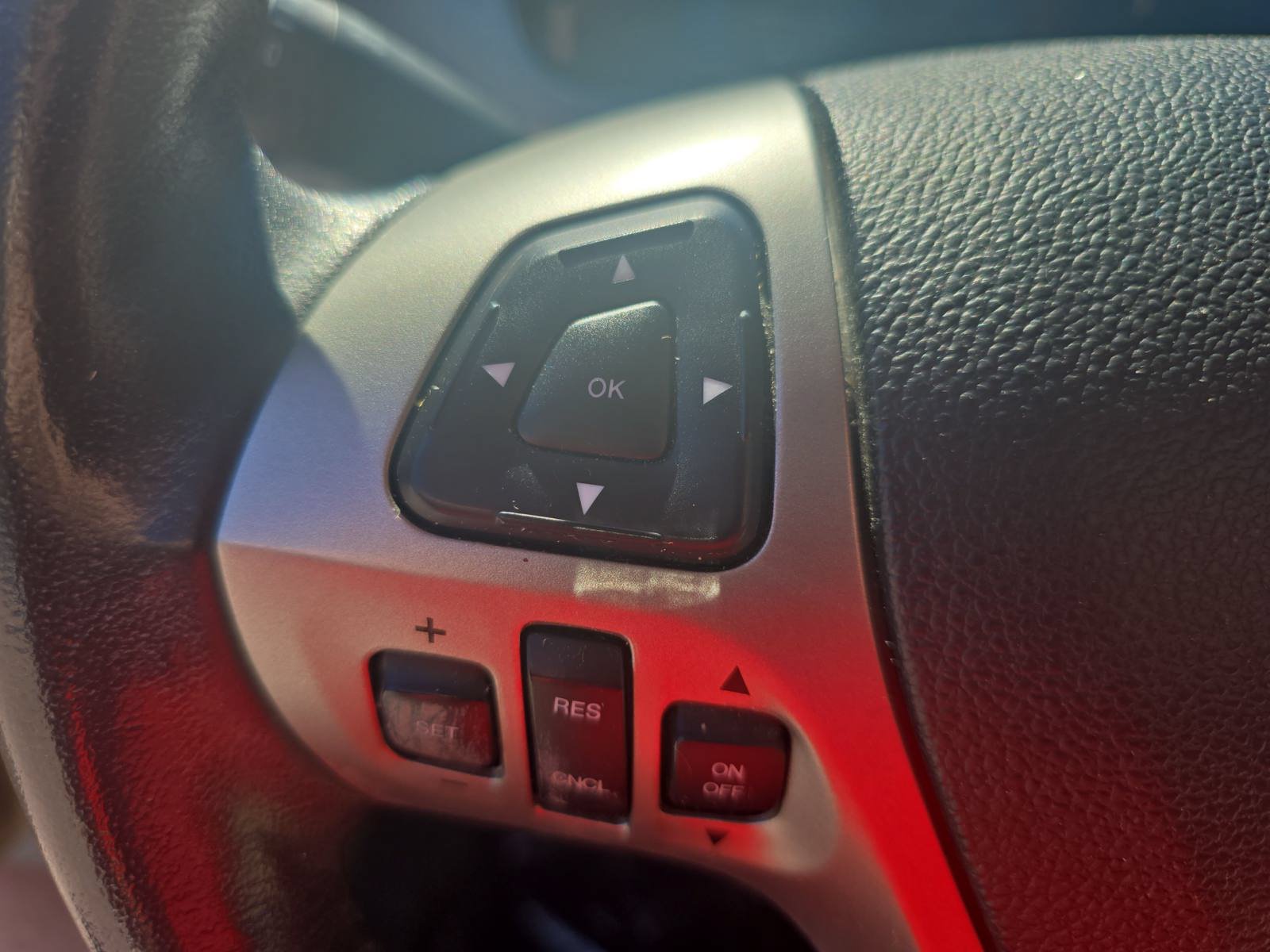 Used 2014 Ford Taurus SEL w/ Equipment Group 201A FWD image 16