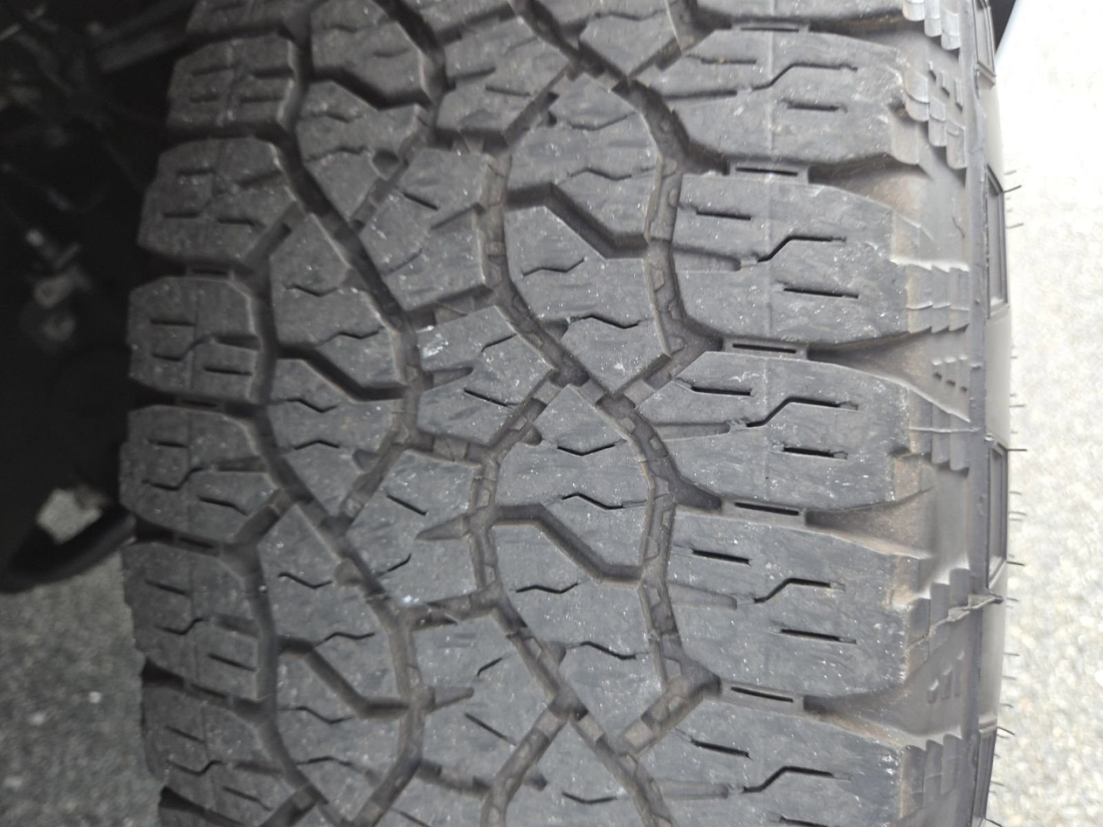 Used 2021 GMC Yukon AT4 w/ Technology Package image 14