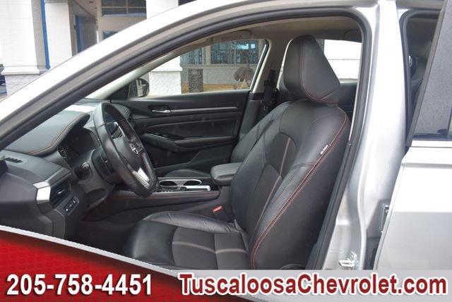 Used 2024 Nissan Altima 2.5 SR FWD image 18