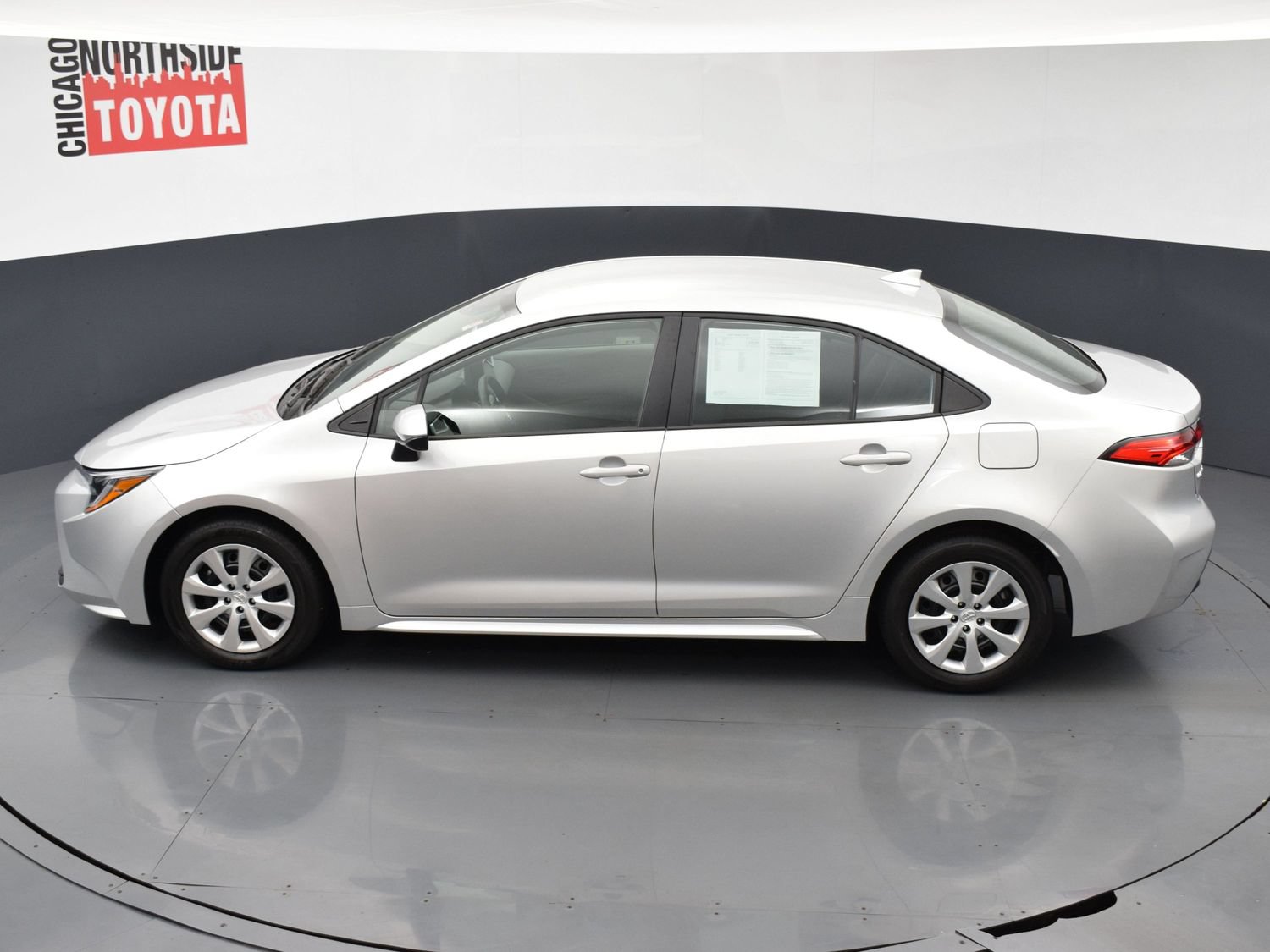 Used 2025 Toyota Corolla LE FWD image 17