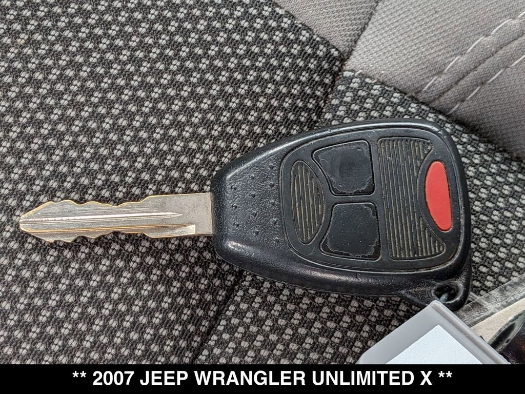 Used 2007 Jeep Wrangler Unlimited X w/ Dual Top Group AWD/4WD image 24