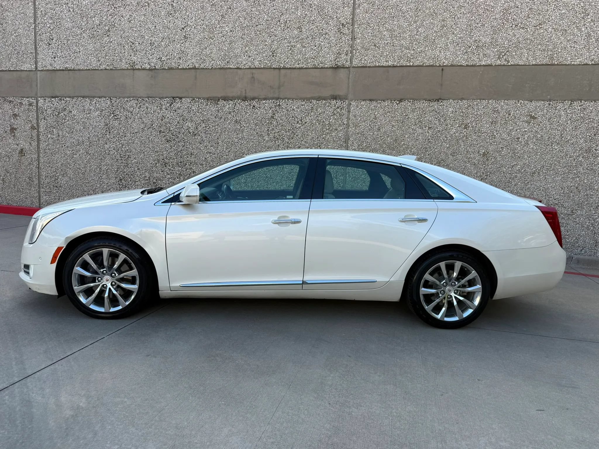 Used 2015 Cadillac XTS Luxury w/ Driver Awareness Package FWD image 3