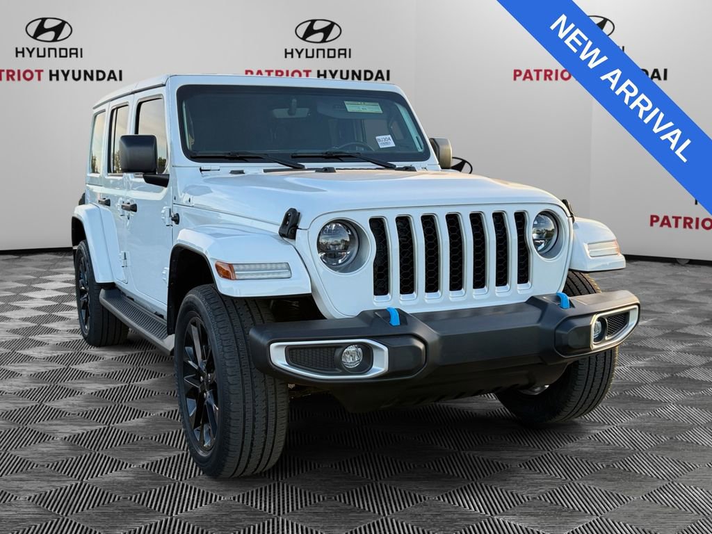 Used 2023 Jeep Wrangler Unlimited Sahara w/ Cold Weather Group AWD/4WD image 1