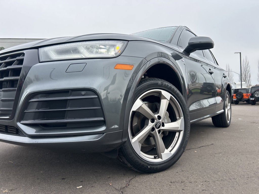 Used 2020 Audi Q5 2.0T Titanium Premium Plus image 2