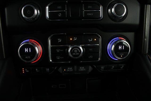 Used 2023 GMC Yukon AT4 w/ Technology Package image 7