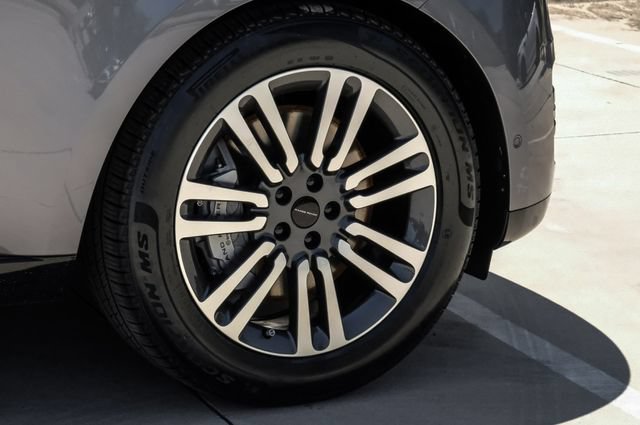 New 2026 Land Rover Range Rover Long Wheelbase SE AWD/4WD image 68