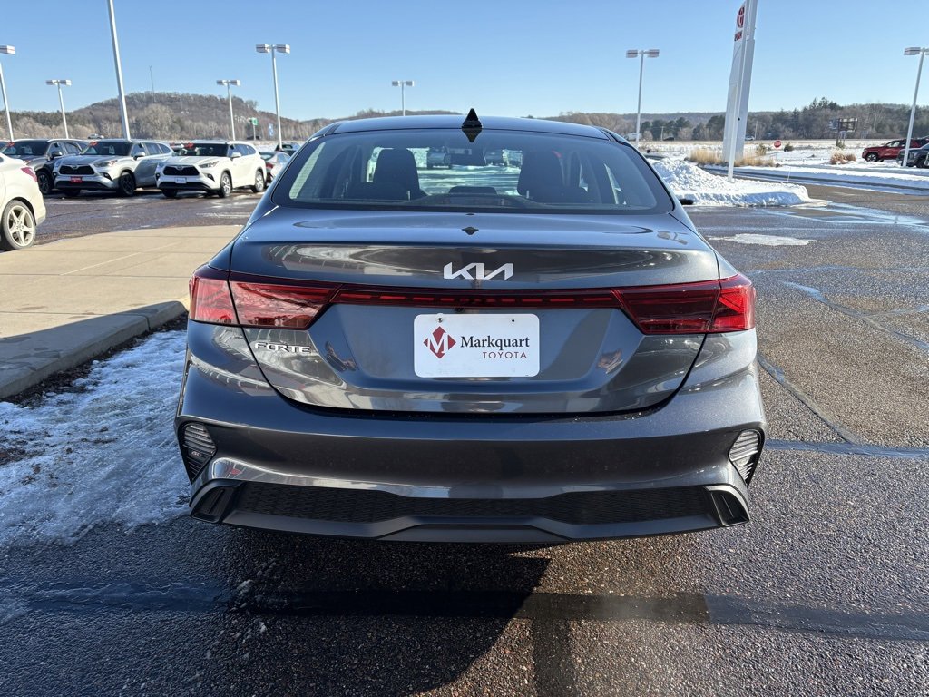 Used 2024 Kia Forte LXS image 3