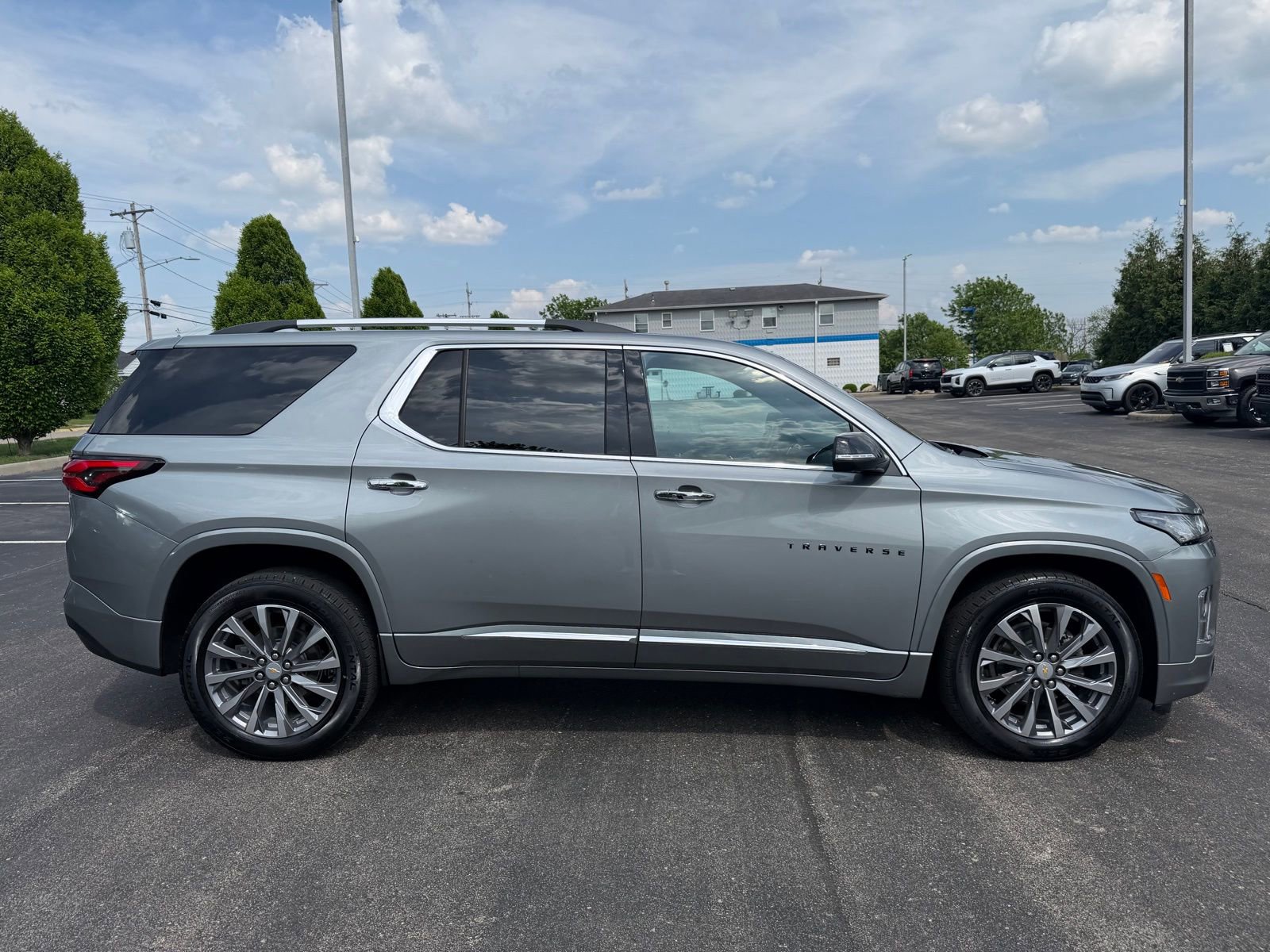 Used 2023 Chevrolet Traverse Premier w/ LPO, Floor Liner Package AWD/4WD image 4