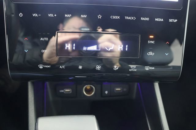 Certified 2024 Hyundai Santa Cruz Limited image 15