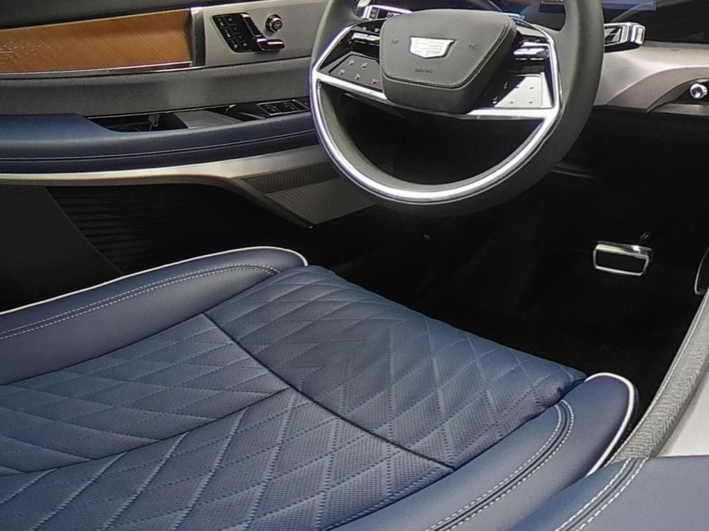 New 2026 Cadillac Vistiq Premium Luxury w/ LPO, Floor Liner Package AWD/4WD image 12