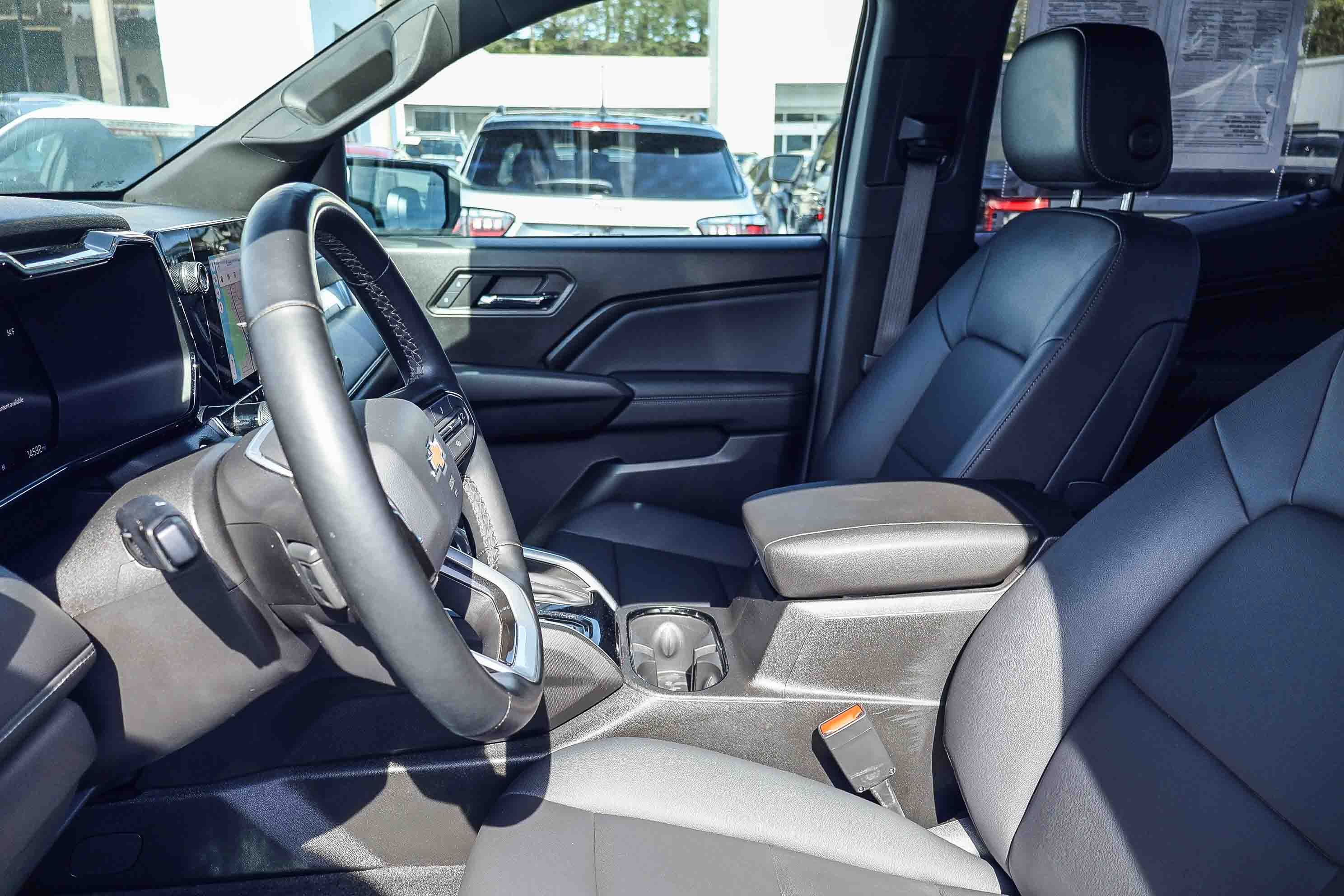 Used 2024 Chevrolet Colorado LT w/ LT Convenience Package III image 15