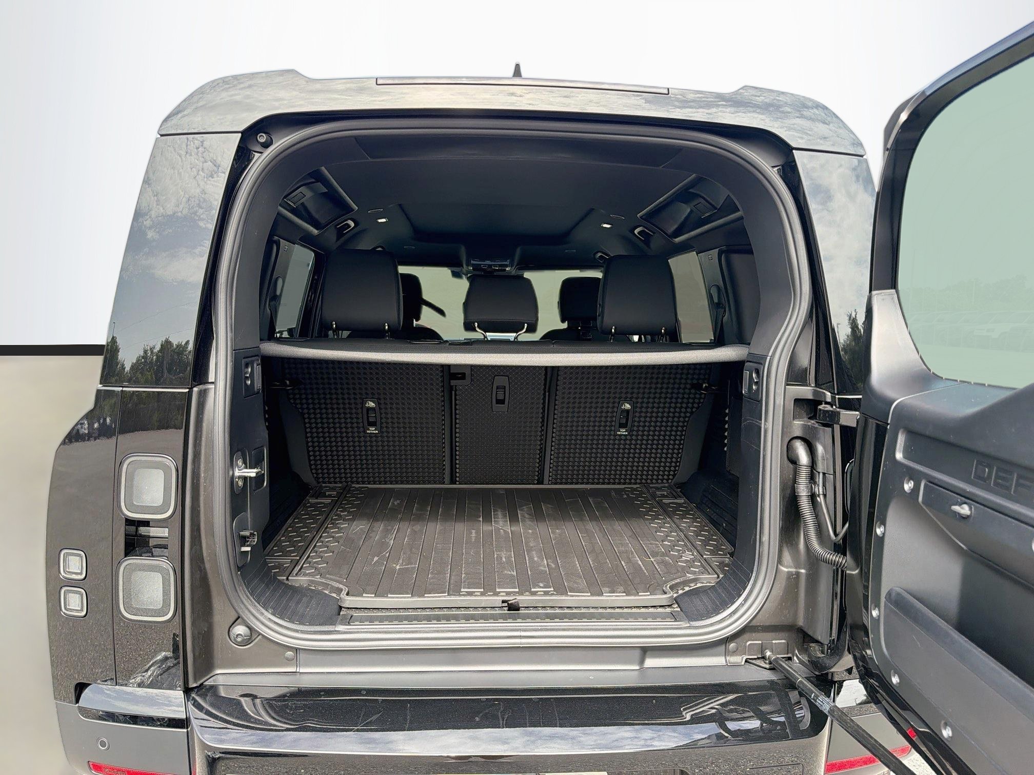 New 2026 Land Rover Defender 110 S AWD/4WD image 12