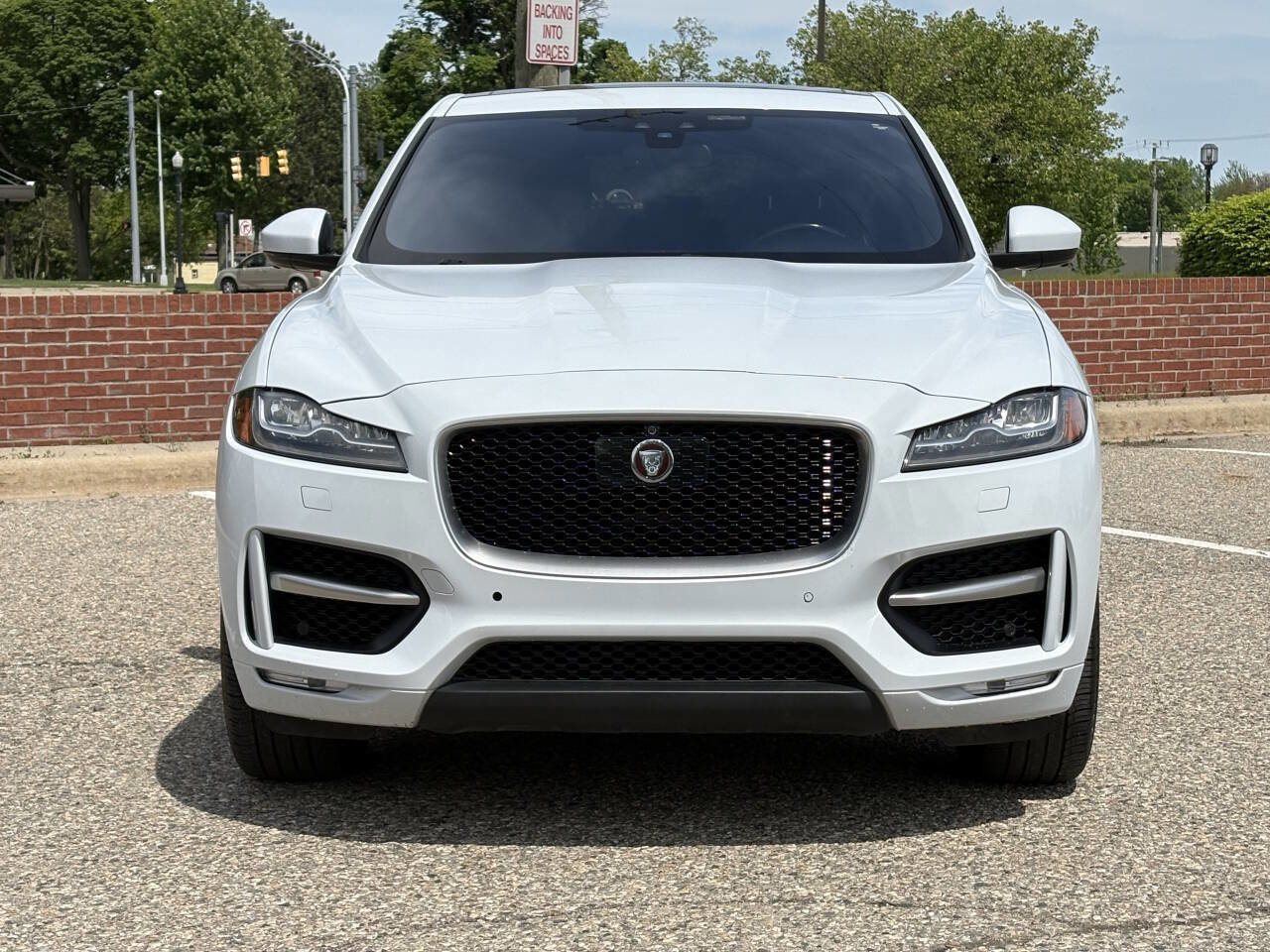 Used 2017 Jaguar F-PACE R-Sport AWD/4WD image 4