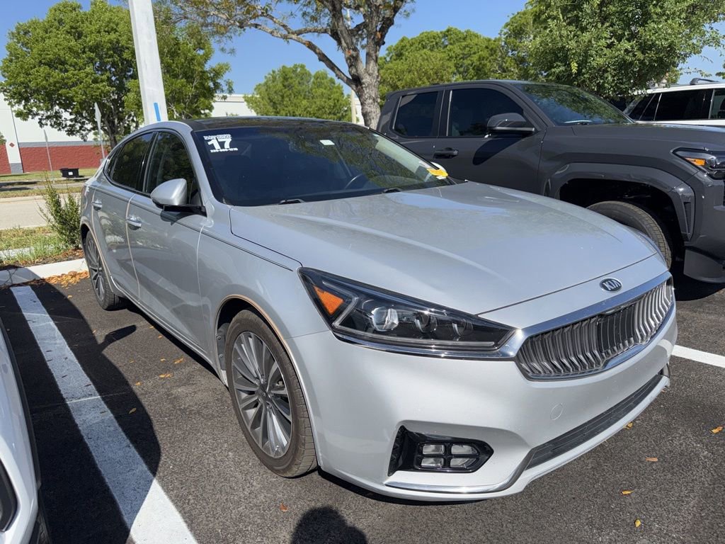 Used 2017 Kia Cadenza Technology FWD image 3