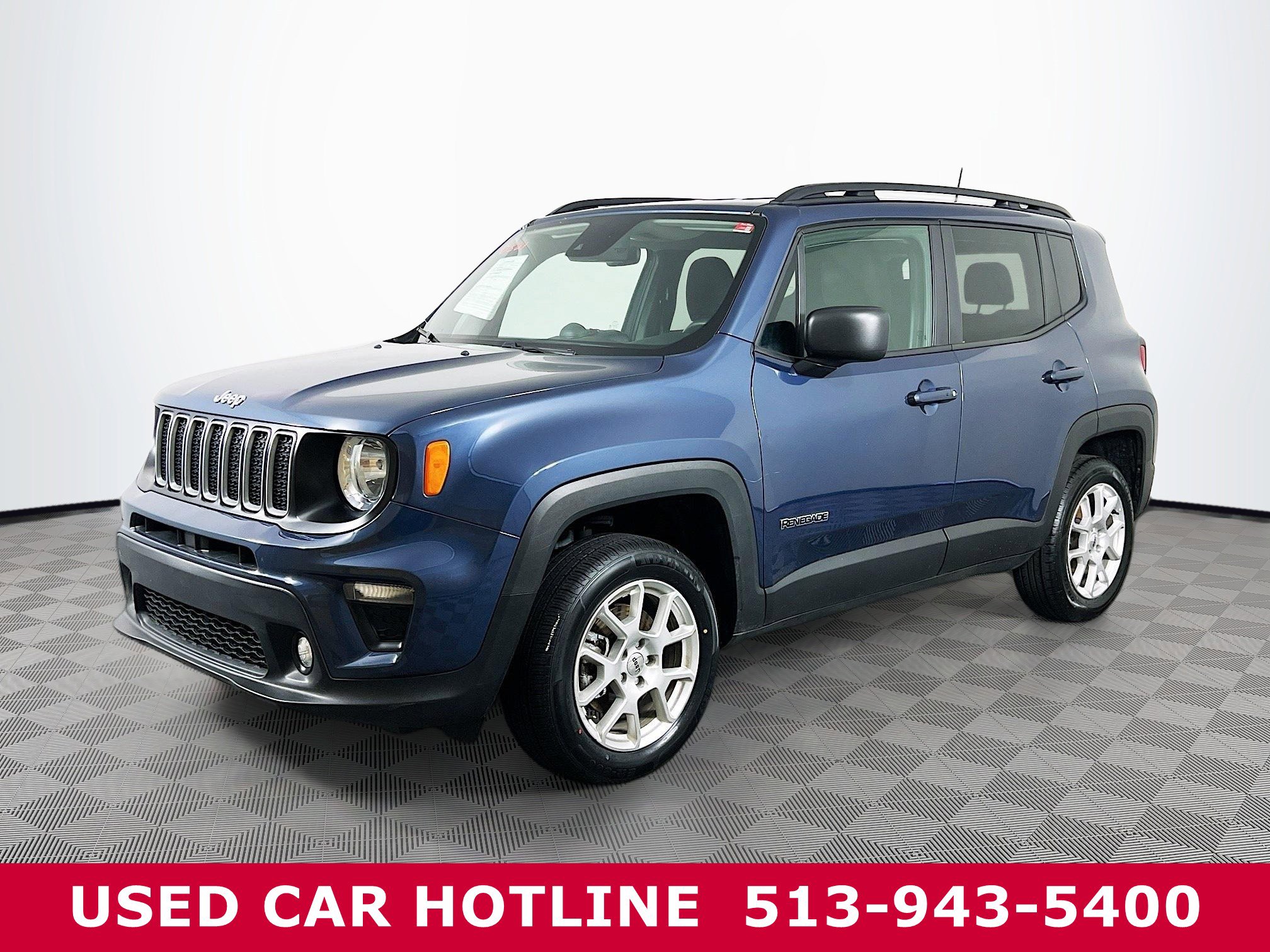 Used 2022 Jeep Renegade Latitude AWD/4WD image 2