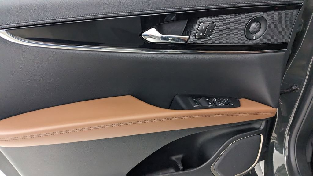 Used 2023 Lincoln Nautilus Reserve w/ Luxury Package image 26