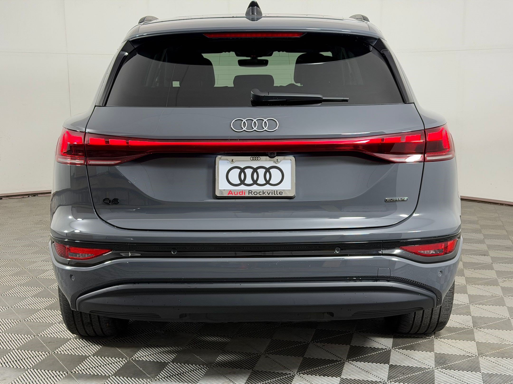 Used 2025 Audi Q6 e-tron Premium w/ Convenience Package AWD/4WD image 10