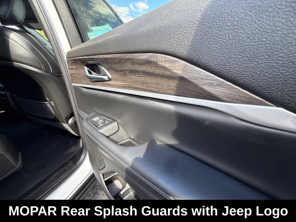 Used 2026 Jeep Grand Cherokee Altitude AWD/4WD image 28