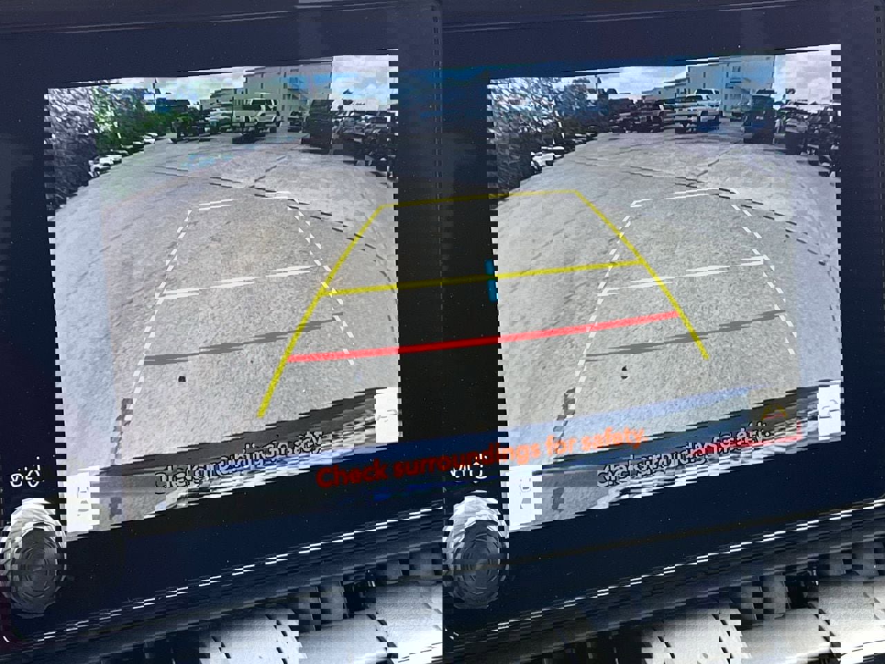 Used 2025 Toyota RAV4 XLE AWD/4WD image 16