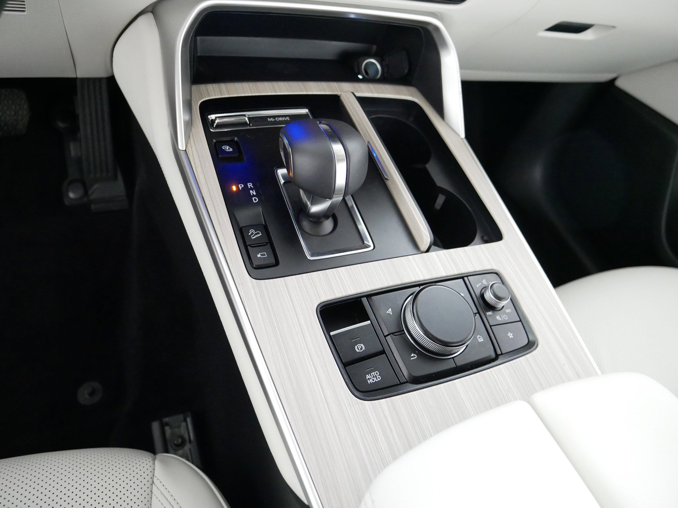 Used 2024 MAZDA CX-90 Plug-In Hybrid w/ Premium Plus AWD/4WD image 24