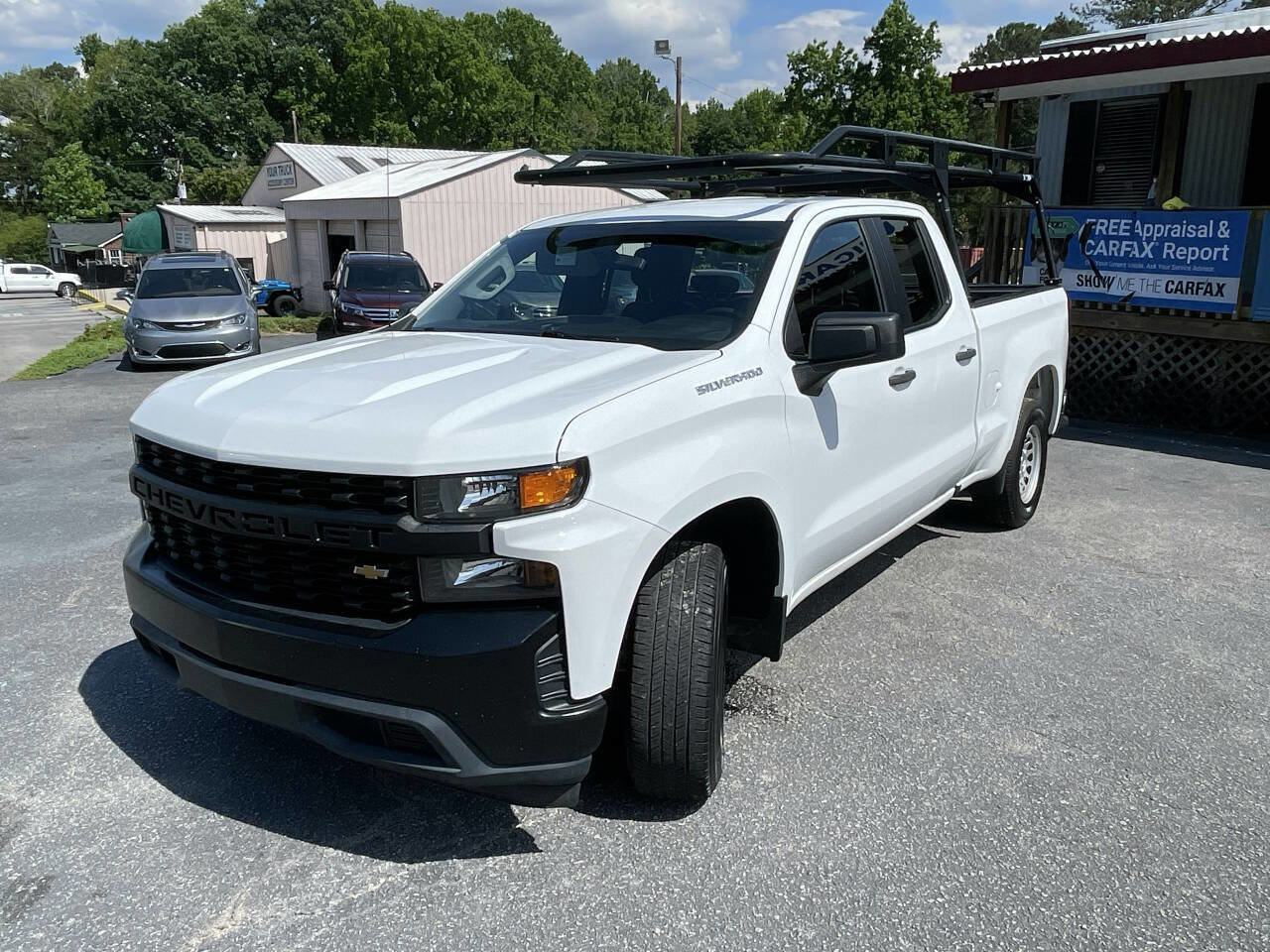 Used 2020 Chevrolet Silverado 1500 W/T w/ Trailering Package RWD image 2