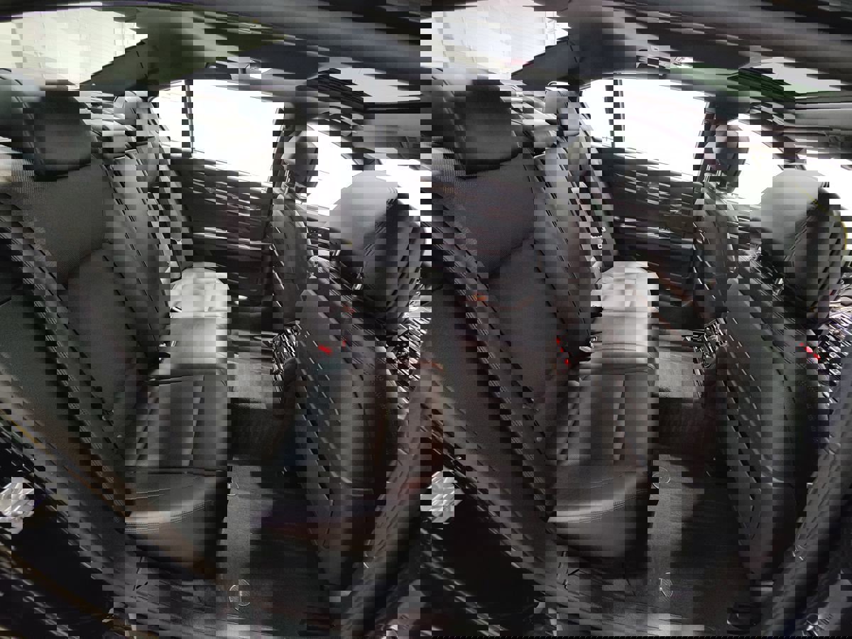 Used 2013 BMW 750Li xDrive image 15