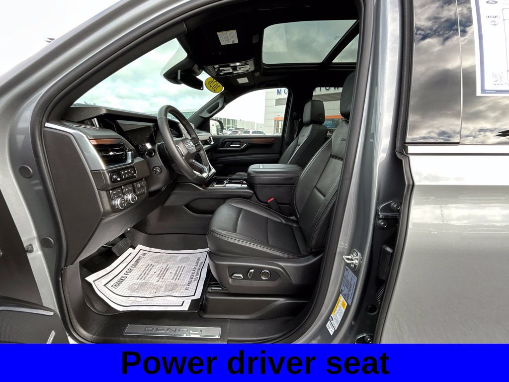 Used 2026 GMC Yukon Denali w/ Sun & Power Step Package AWD/4WD image 9