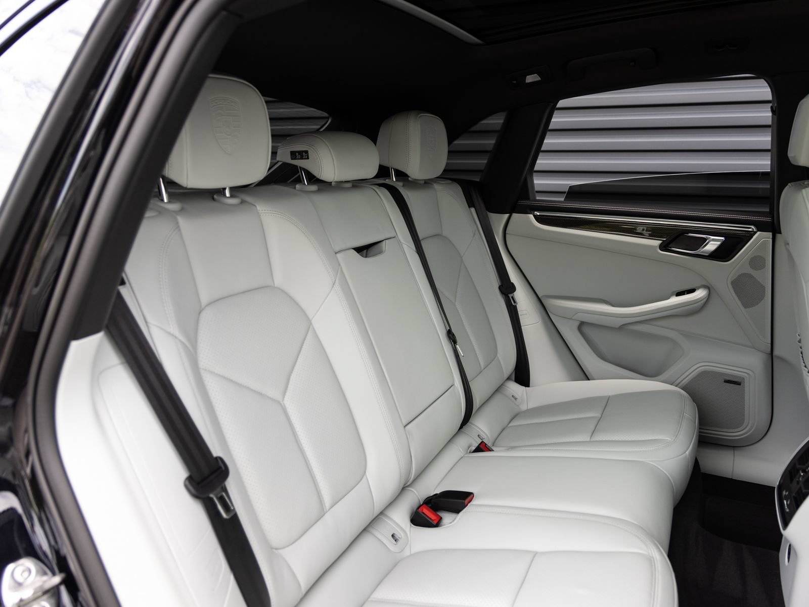 New 2026 Porsche Macan GTS AWD/4WD image 31