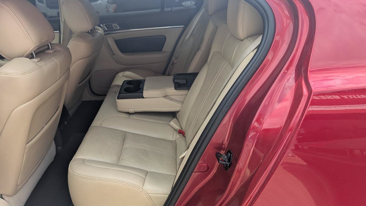 Used 2013 Lincoln MKS FWD image 10