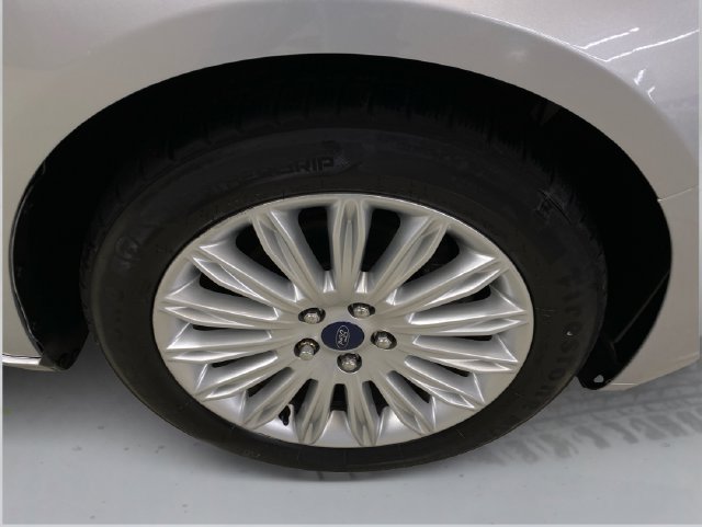 Used 2013 Ford Fusion SE FWD image 16