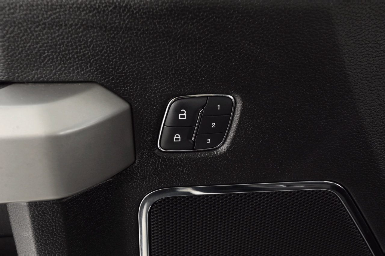 Used 2018 Ford F150 Lariat w/ Equipment Group 502A Luxury image 27