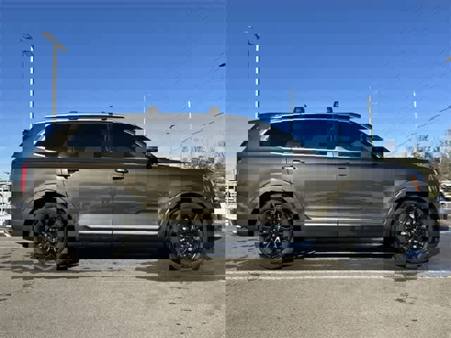 Used 2020 Kia Telluride SX w/ SX Prestige Package image 3