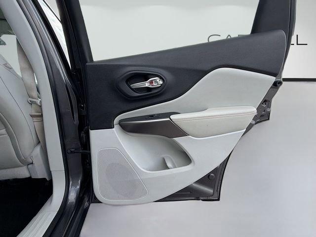 Used 2020 Jeep Cherokee Limited image 18