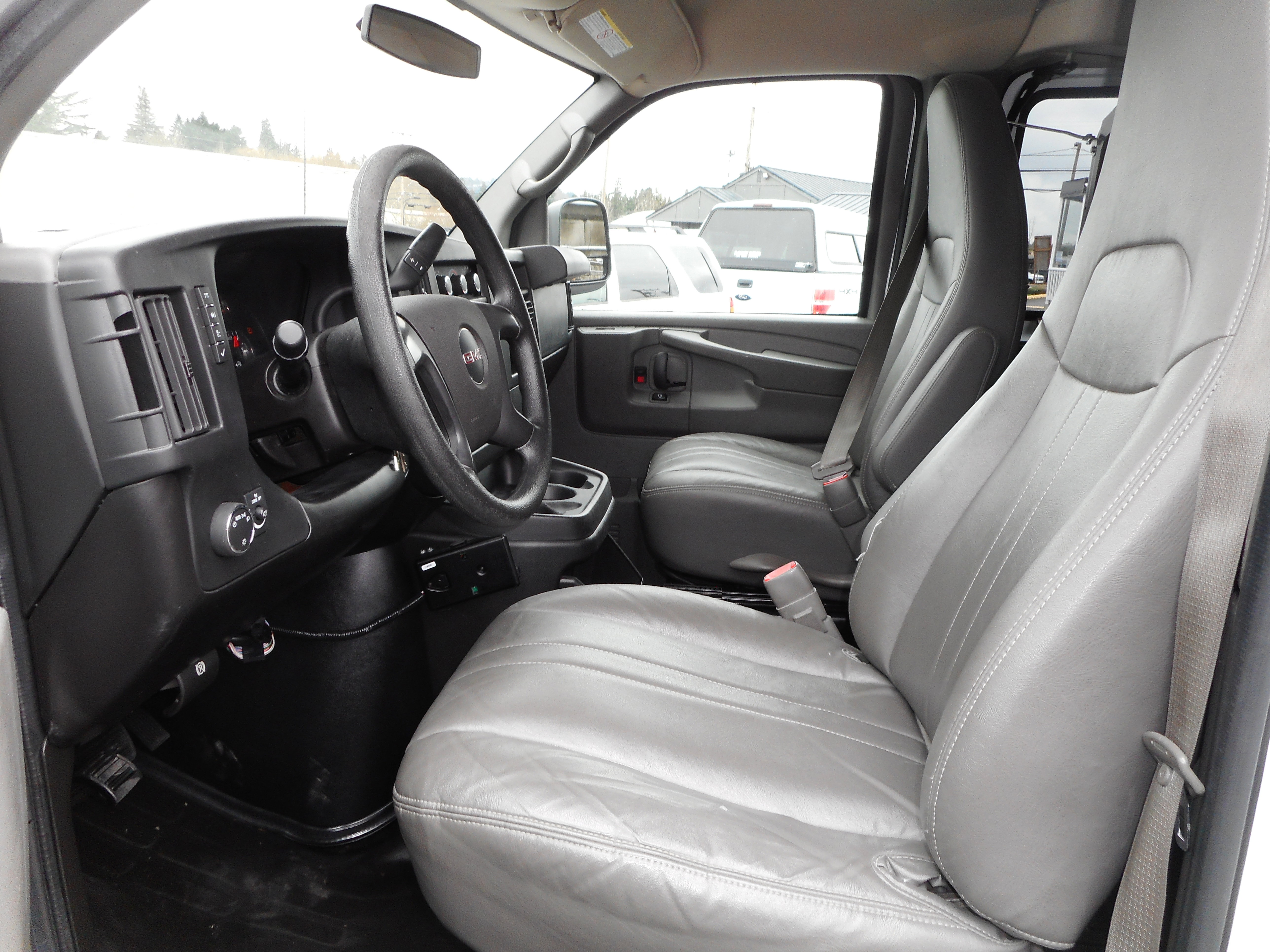 Used 2013 GMC Savana 3500 w/ Power Package image 12