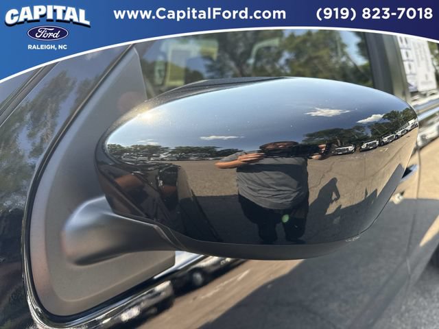 Used 2025 Nissan Frontier SV RWD image 12