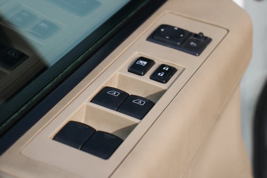 Used 2013 Nissan Titan SV w/ SV Value Truck Pkg image 15