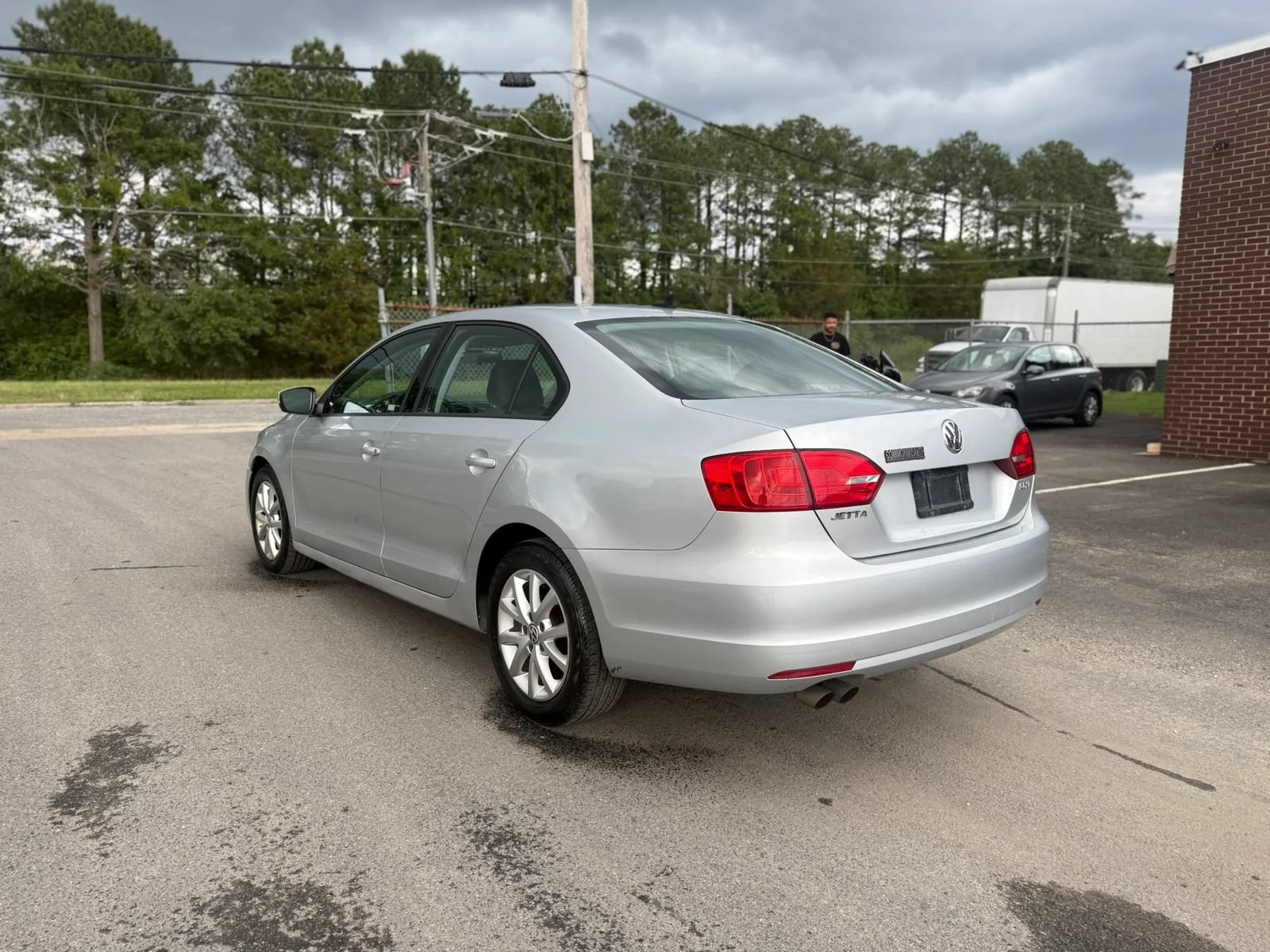 Used 2011 Volkswagen Jetta SE FWD image 3
