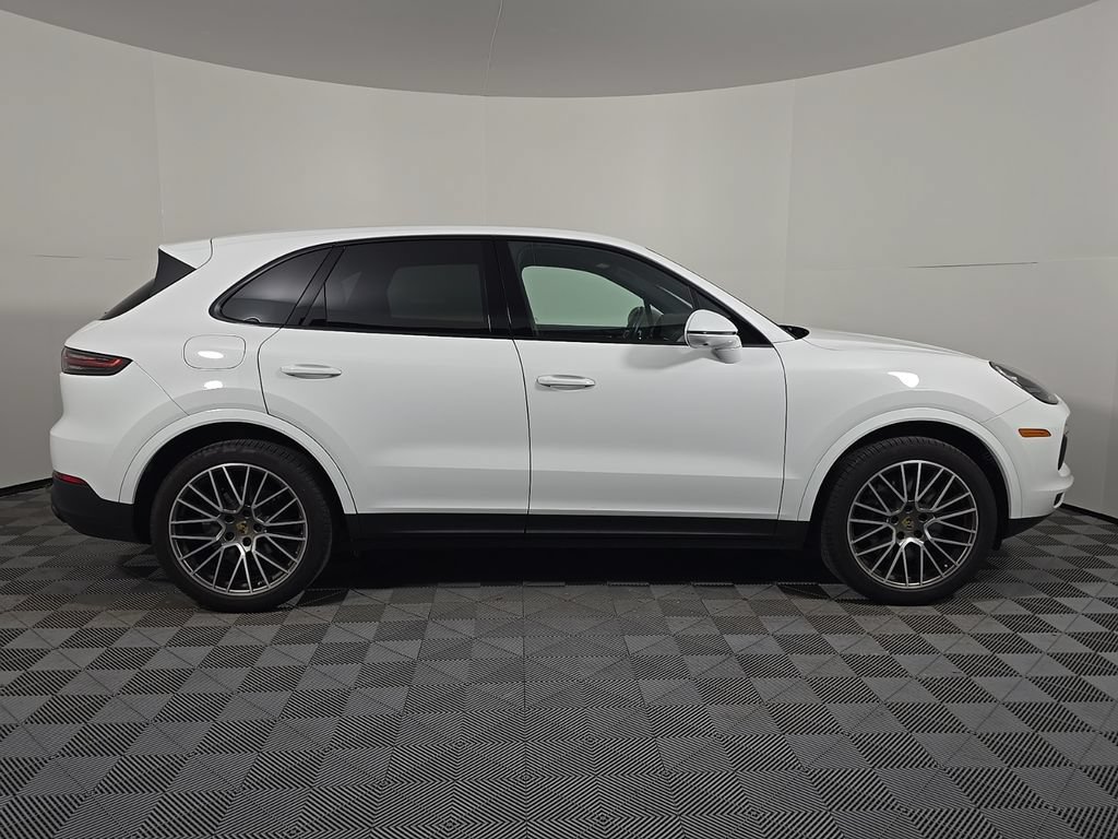 Certified 2023 Porsche Cayenne Platinum Edition AWD/4WD image 8