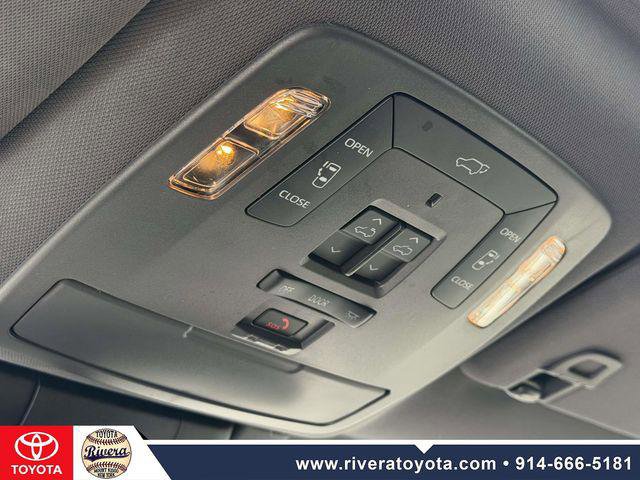 Certified 2024 Toyota Sienna Platinum image 24