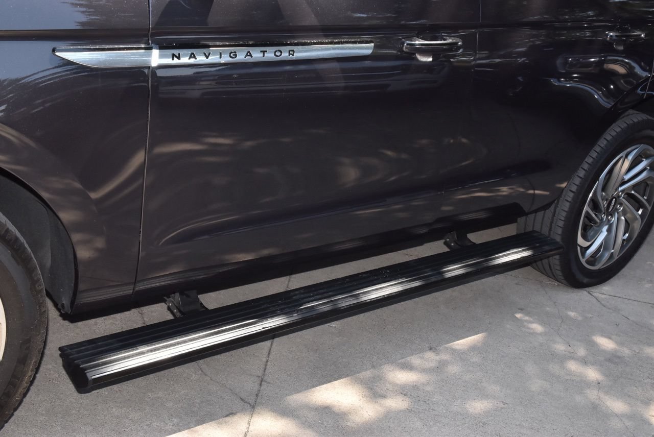 Certified 2025 Lincoln Navigator Reserve AWD/4WD image 39